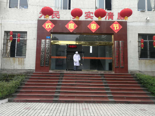 疫情就是命令,防控就是责任 我公司为:万州凯源天燃气公司,万州南湖彼岸小区,重庆立信公司,重庆平安保险公司万州财产分公司消杀病毒进行中……创建美好万州城市,还我健康洁净家园,工人们,你们辛苦了!