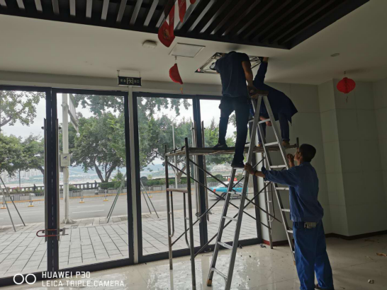 2020年10月12日万州三峡人寿灯具维修服务