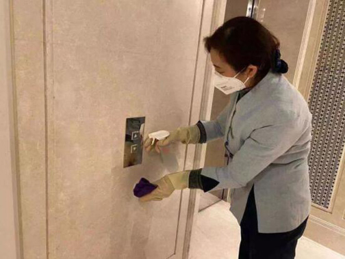 携手并进，开拓未来，恭贺我公司与重庆仲裁委员会渝东仲裁院就保洁外包事项达成一致，签约合作。