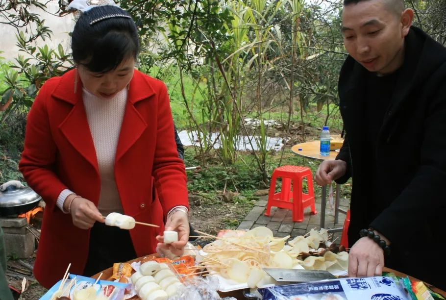 渝超物业旗下美万家保洁团建合影